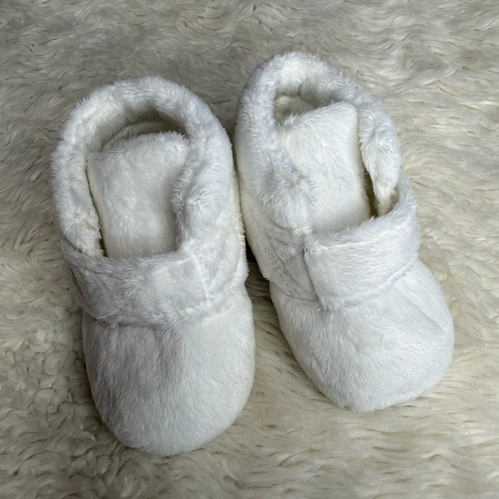 UGG Baby Bixbee Bootie Vanilla White Baby Walker Shoes Size 4 / 5